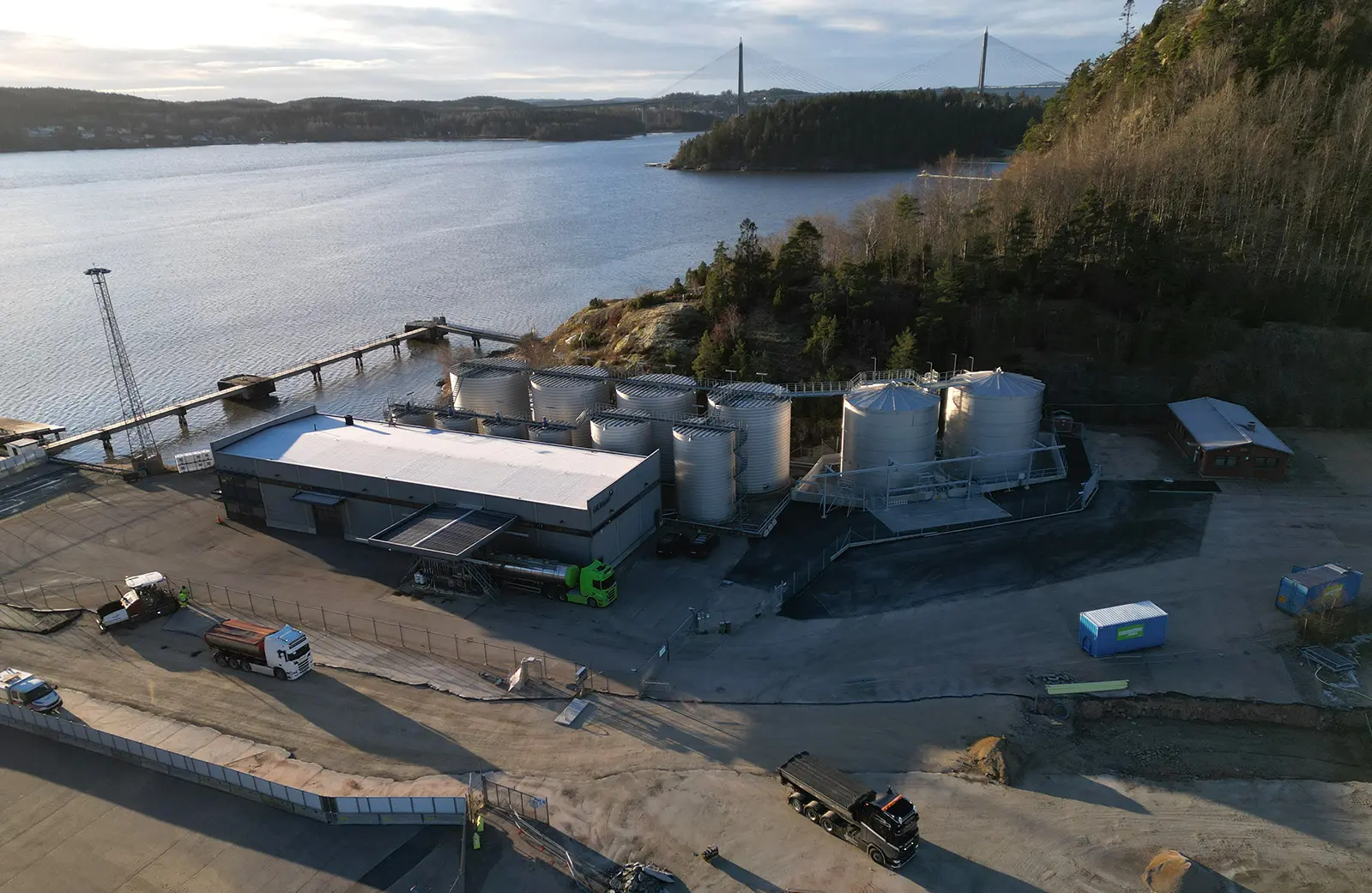 Vy över Clariants anläggning, i Västra hamnen Uddevalla