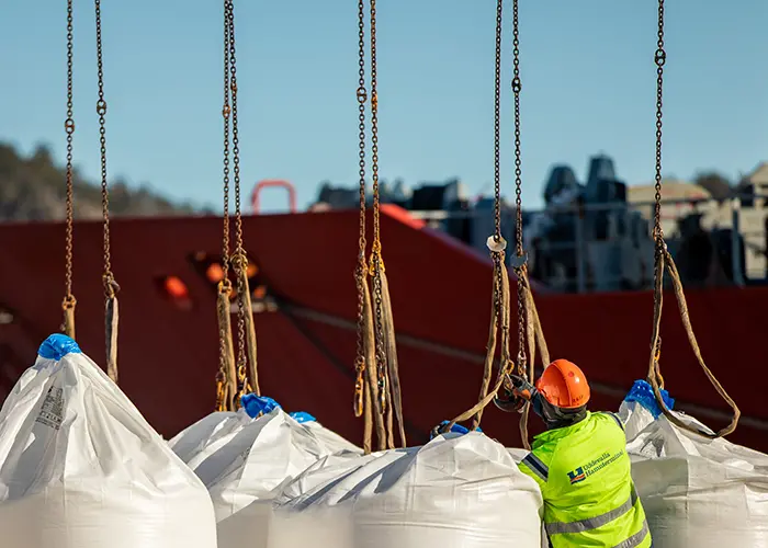 Arbete i uddevalla hamn