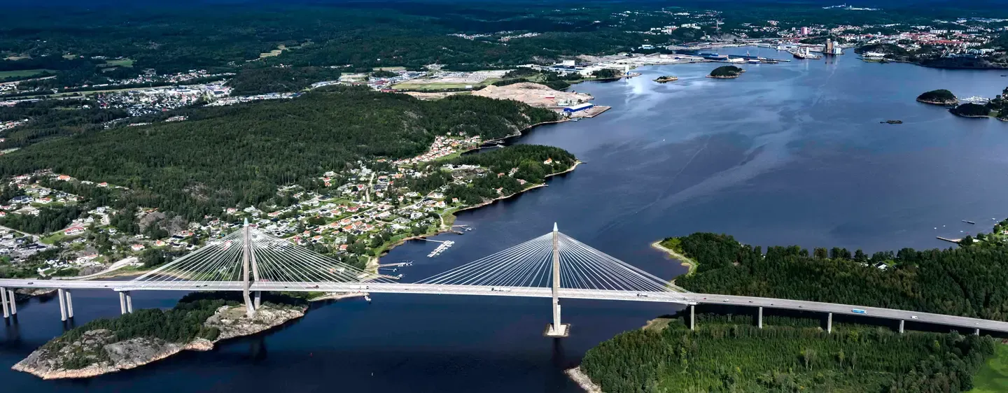 Bild över Uddevalla hamn